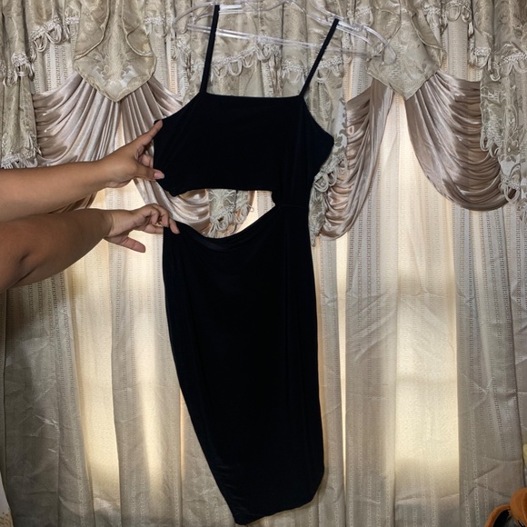 PrettyLittleThing - Picture 2 of 2